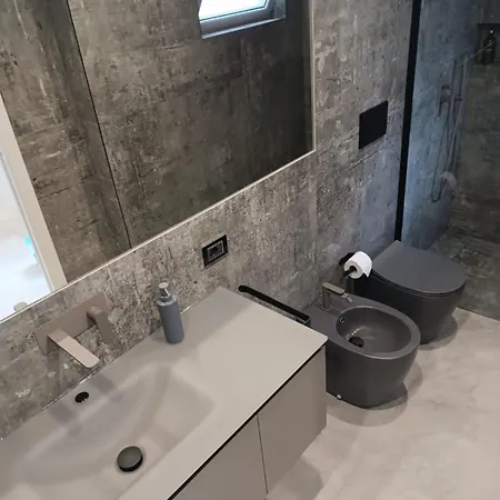 Amendola Apartment *