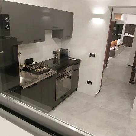 Amendola Apartment *